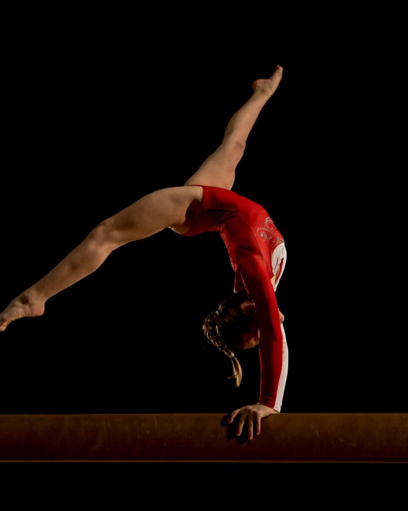 The Traits of Healthy People 5 Illustration of strong neuromuscular strength and balance. Healthy posture and stable gait represented by active muscles and EMG signals, symbolizing stability, coordination, and protection against frailty.